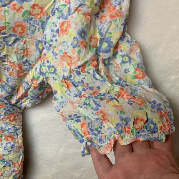 Old Navy Floral Wrap Blouse - Picture 4 of 9